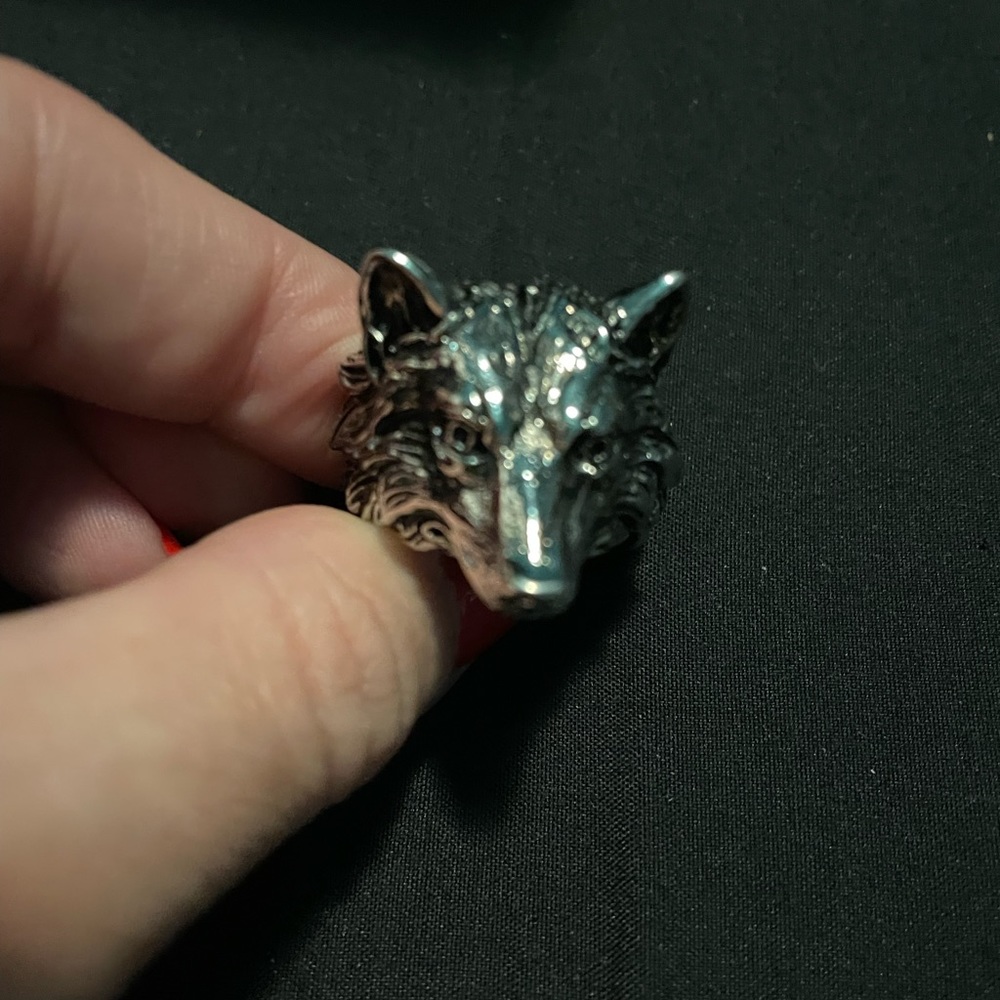 Metal wolf ring. - Picture 3 of 8